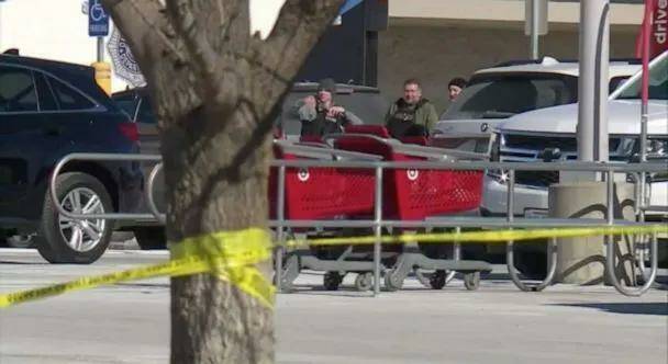 Мужчина, стреляющий из винтовки, смертельно ранен реагирующими офицерами: Полиция