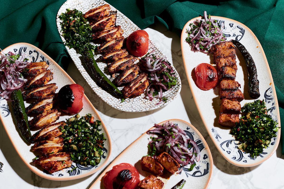 Бутерброды с джемом из бекона и фасолевые судзумы, что заказывать в ресторанах?