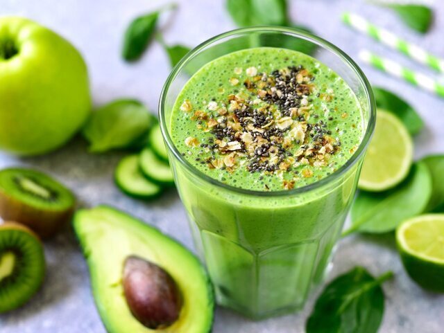 Полезные рецепты в копилку здорового питания и диеты. Смузи из авокадо — 3 идеи полезного смузи из авокадо.