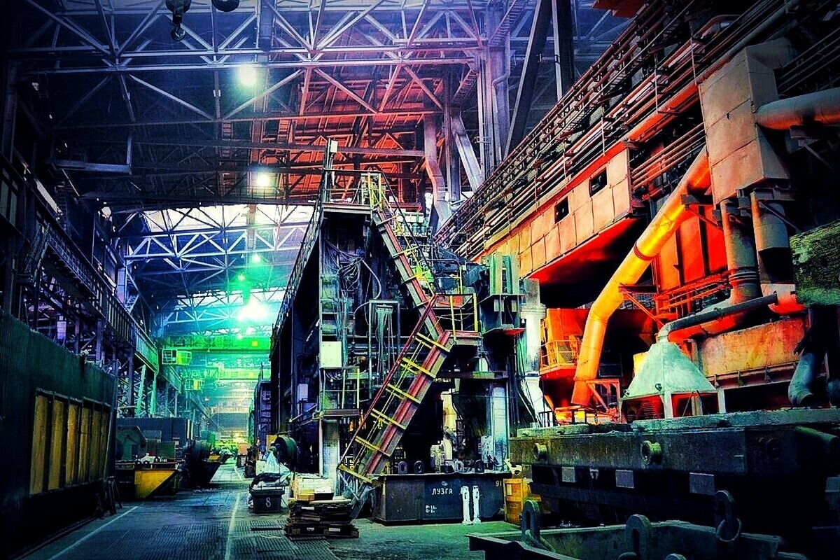 Идет строительство крупнейшего металлургического комплекса в России, и вот что это значит для рабочих мест и экономического роста