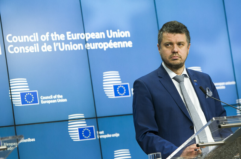 Эстония высылает еще больше российских дипломатов.