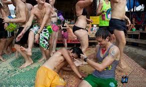 Худшие вещи, которые британские туристы делают на заграничном отдыхе