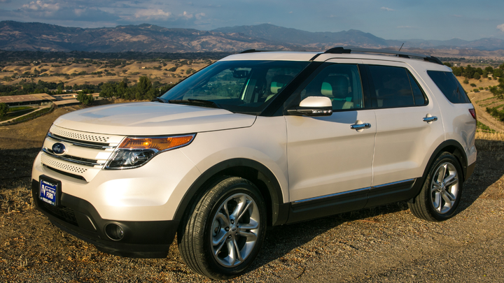 После получения жалоб на отлетающие детали правительство США расследует Ford Explorer