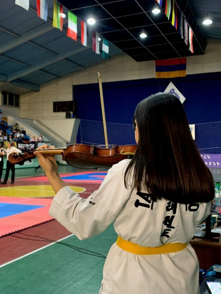 «Что бы вы ни делали в жизни, делайте это от всего сердца». 12 класс Анжела о бизнесе, который она создала