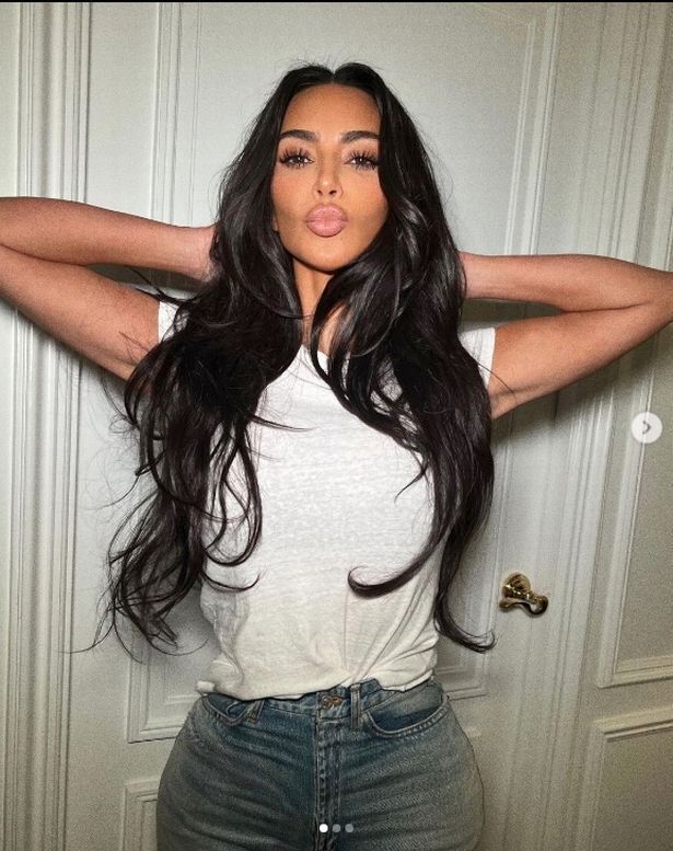 Ким Кардашьян поражает поклонников!!!