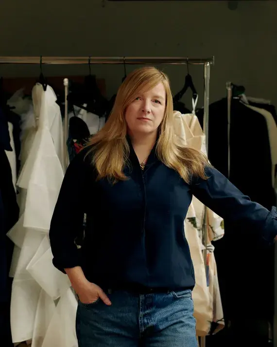 Женщина, ставшая МакКуином Тихое восхождение Сары Бертон.