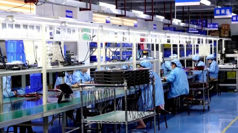 Искусственный интеллект, который быстро развивается: можем ли мы контролировать его, или он контролирует нас?