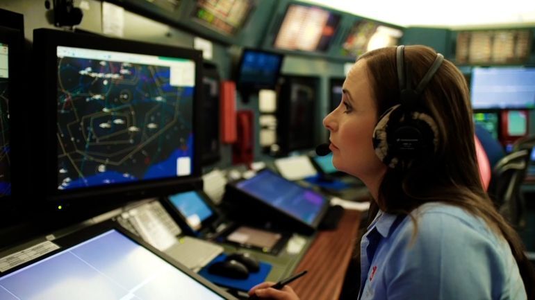 Искусственный интеллект, который быстро развивается: можем ли мы контролировать его, или он контролирует нас?