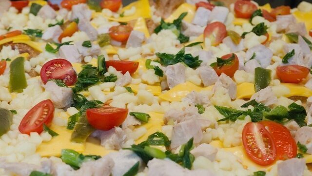 Полезные рецепты в копилку здорового питания и диеты. Как приготовить пиццу без теста? Удивительная идея для быстрого и сытного блюда.