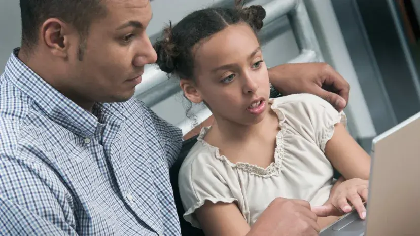 9 способов защитить ребенка от интернет-хищников.