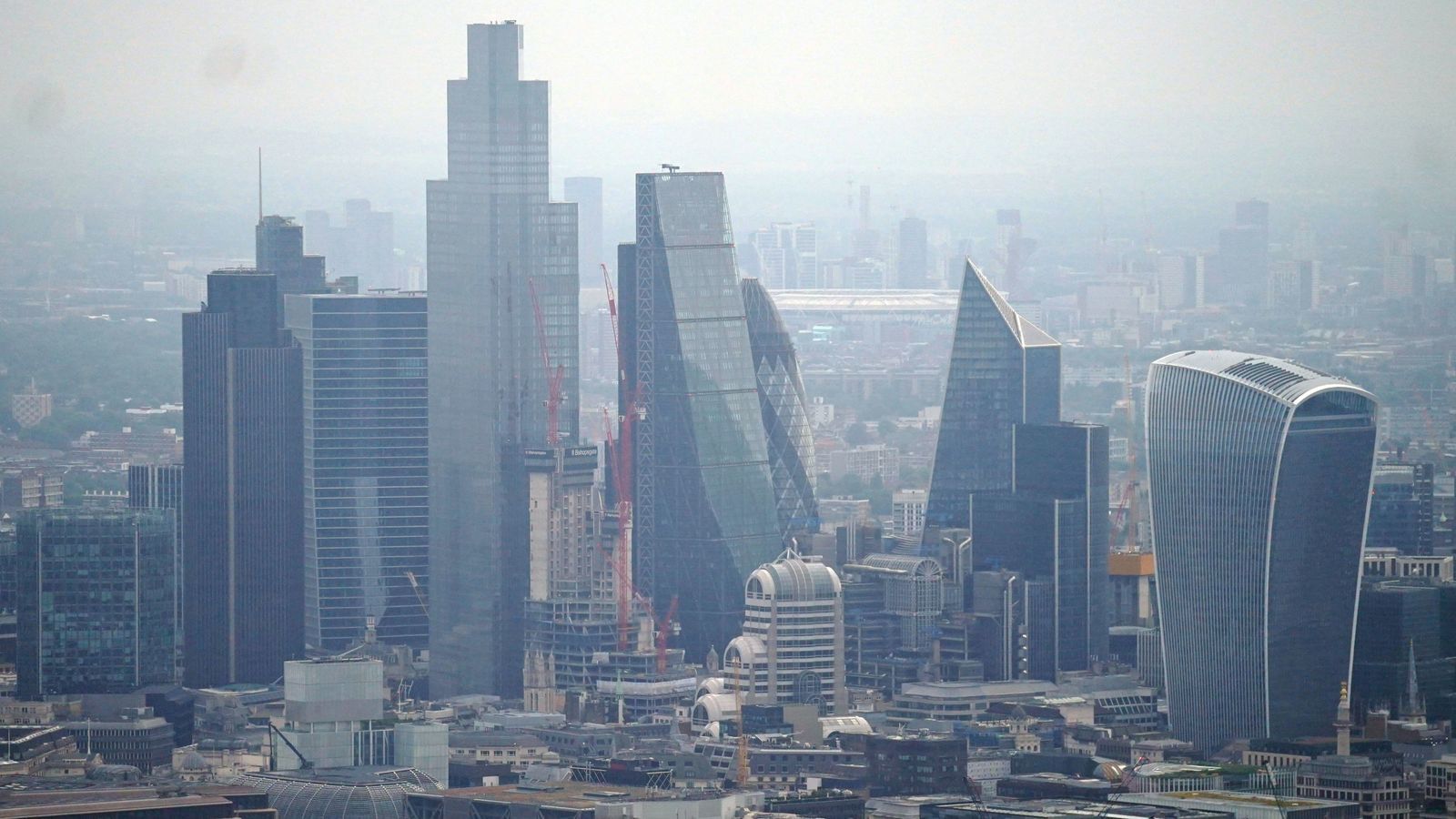 FTSE 100 достиг исторического максимума Признаки пиковой инфляции, замедление роста процентных ставок и ограниченный рынок труда в США повысили индекс