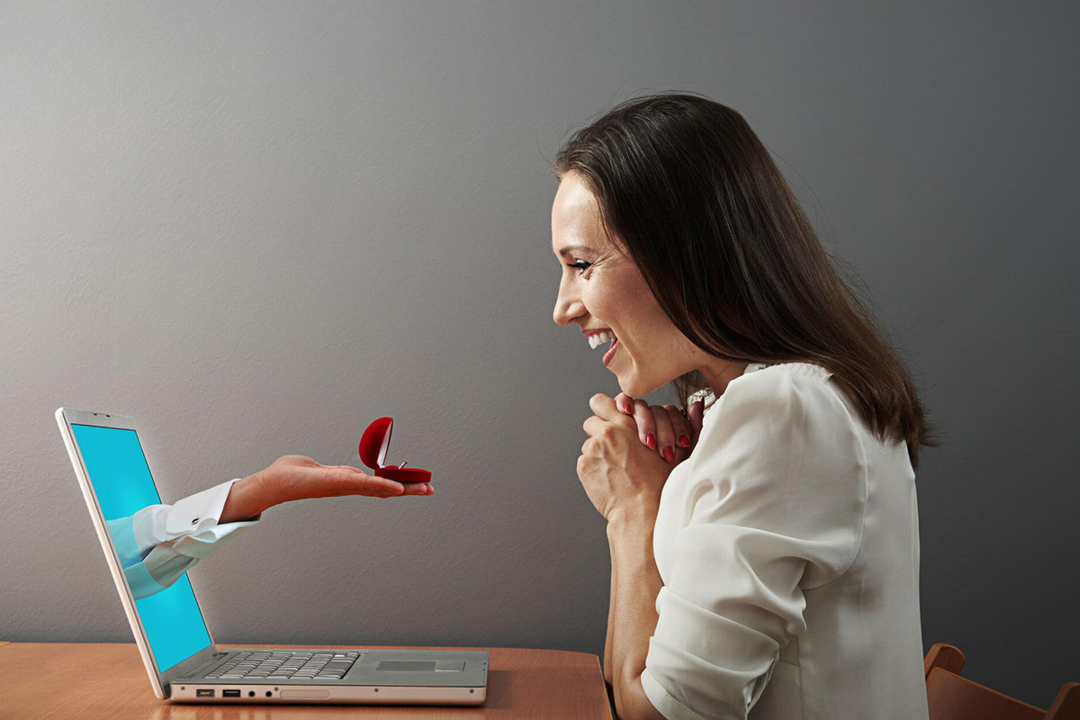 Безвозмездно, то есть даром. Позиция судов