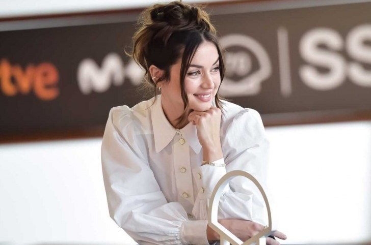 Ана де Армас стала главной голливудской звездой в 2022 году