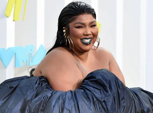 4-ре Ларисы в обхвате: взгляните, по какой артистке америкосы сходят с разума