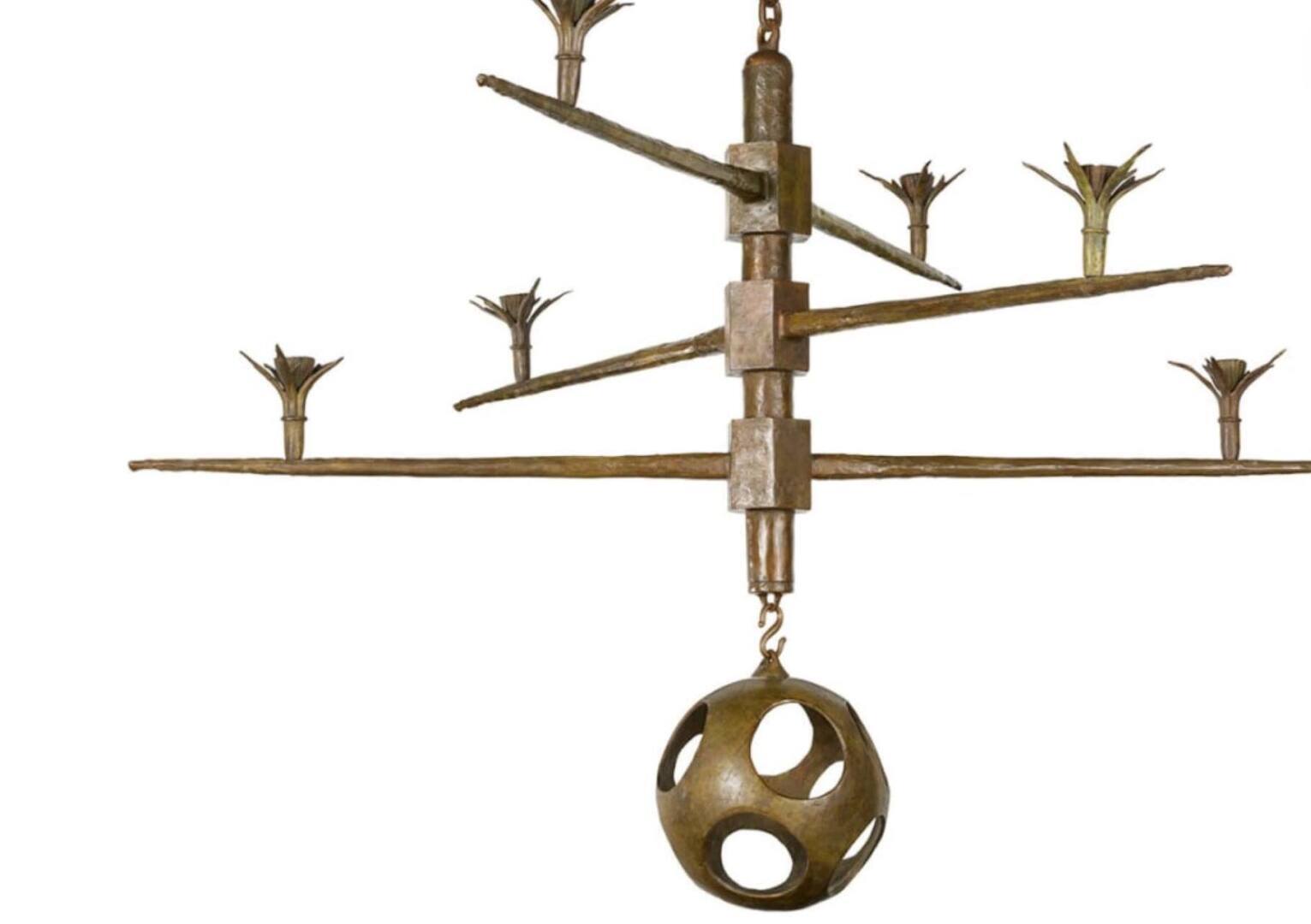 Люстра, купленная за 280 евро, сейчас стоит около 1,7 миллиона долларов.