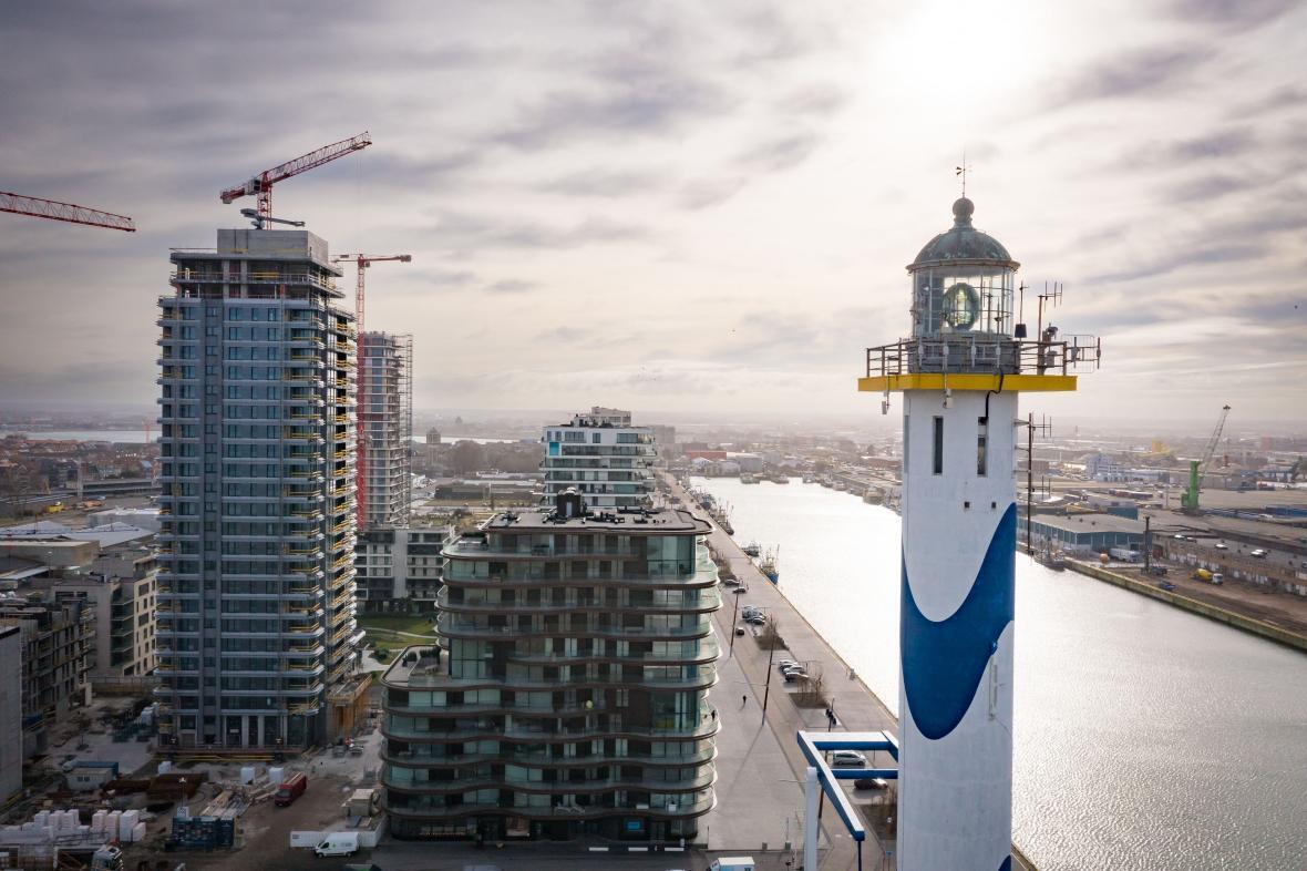 Владельцы роскошных квартир проиграли борьбу с тусклым знаменитым бельгийским маяком ...