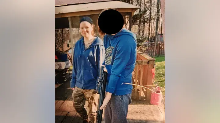 ФБР арестовало мужчину и женщину с «экстремистскими» взглядами в предполагаемом заговоре с целью атаки на электросеть, нацеленной на 5 подстанций