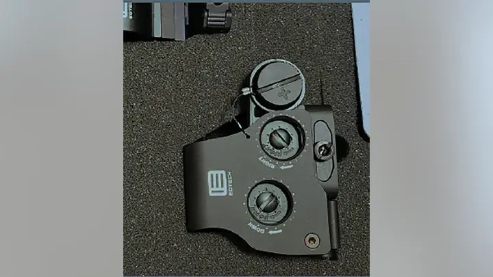 ФБР арестовало мужчину и женщину с «экстремистскими» взглядами в предполагаемом заговоре с целью атаки на электросеть, нацеленной на 5 подстанций