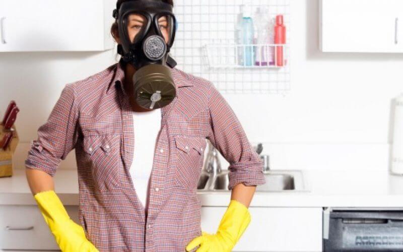 Как устранить неприятные запахи в квартире