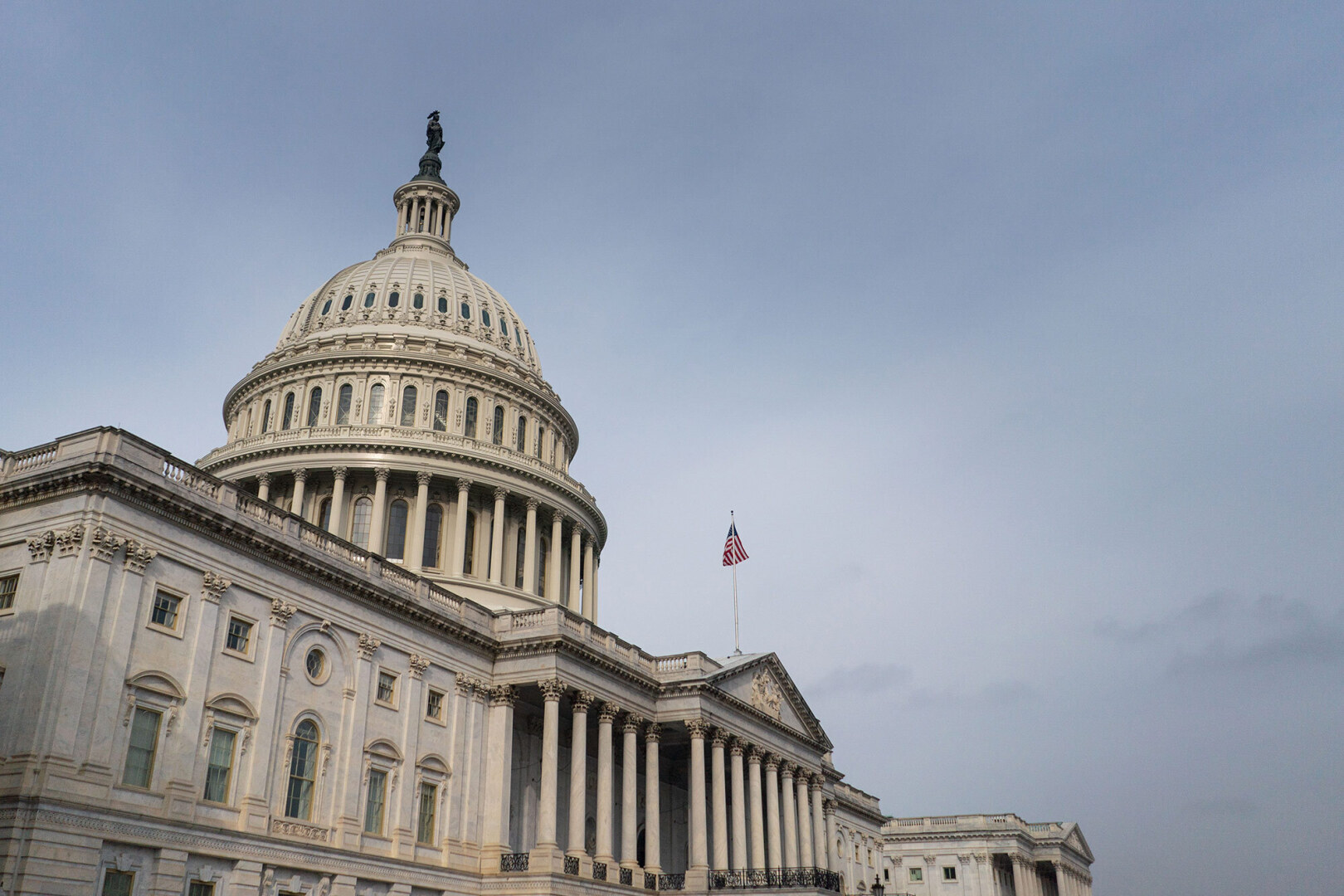 Водолазы ВМС помогут восстановить обломки аэростата наблюдения