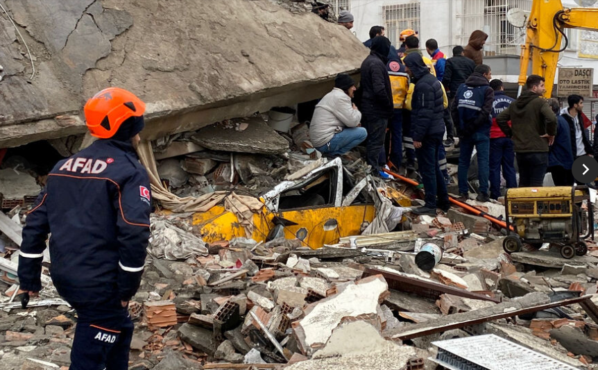 В Турции случилось одно из самых сильных за последние 100 лет землетрясений