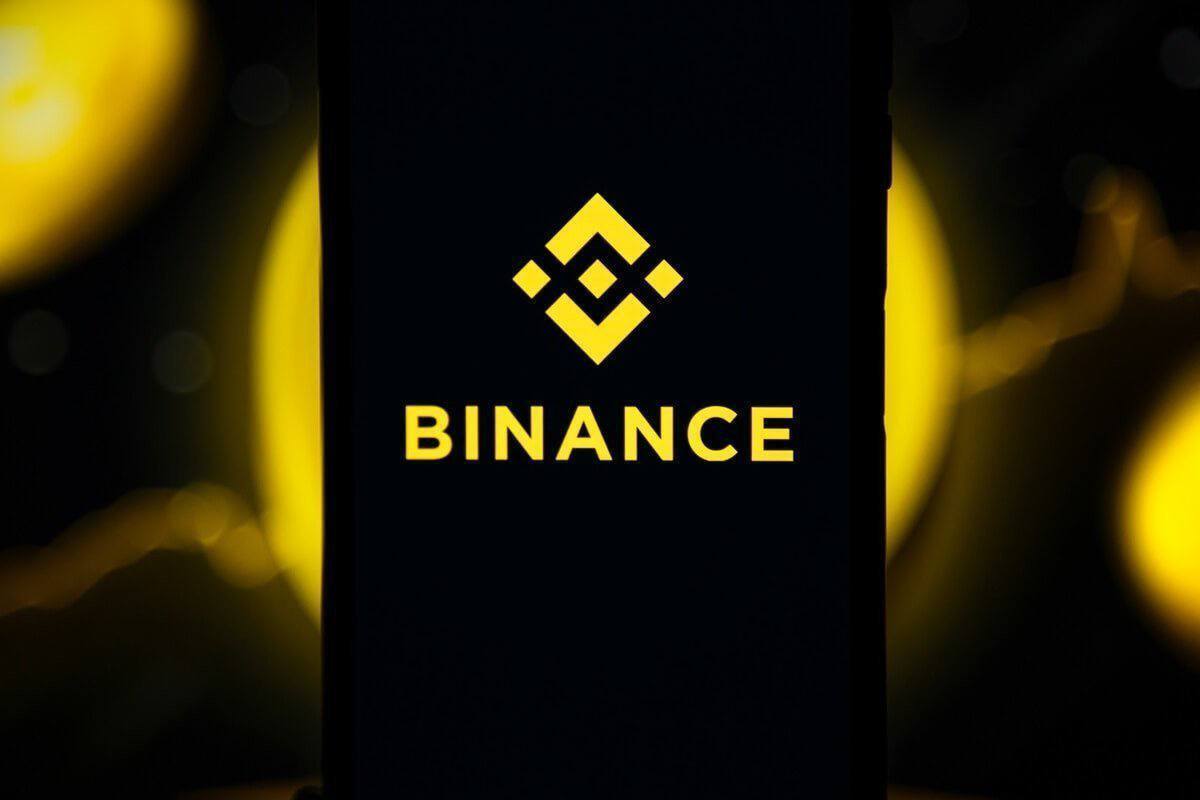 Binance временно приостановит банковские переводы в долларах США