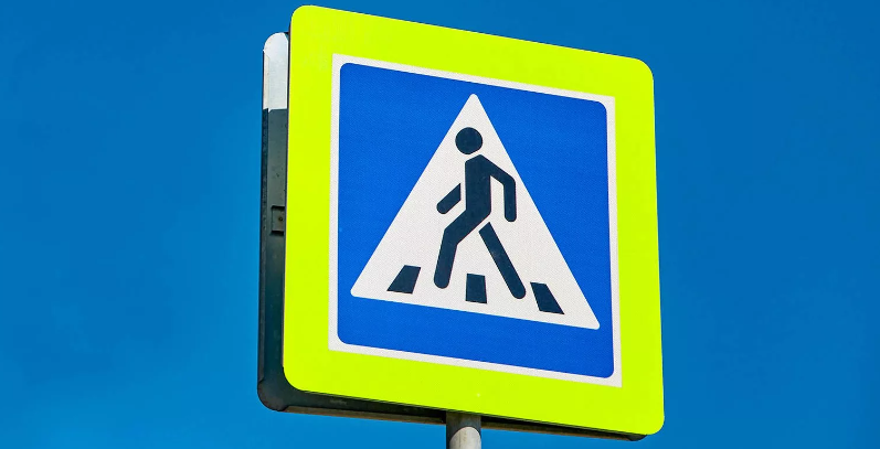 В Кировской области из-за катания на желто - синей "ватрушке" пострадал девятилетний мальчик. Тщательно выбирайте цвета, следуя политическим веяниям