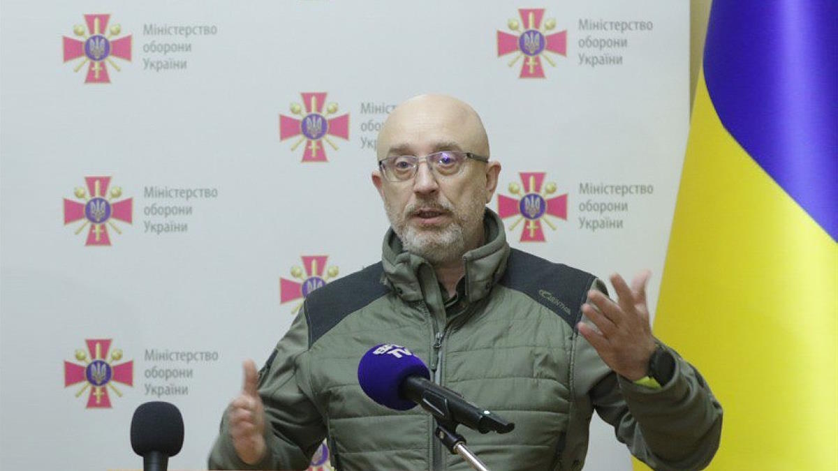 По словам высокопоставленного украинского законодателя, есть планы по замене министра обороны Украины.