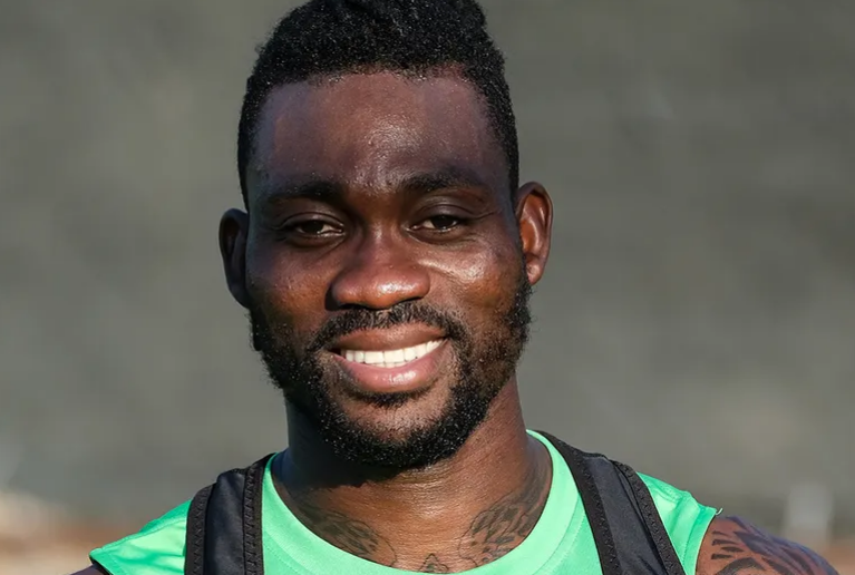 Звезда футбола из Ганы, найден живым в руинах