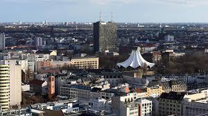 Обещание Берлина об обществи четверть миллиона квартир грозит ануллированием