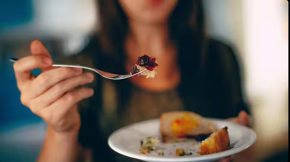 От сырой редьки до красного мяса: 5 продуктов, которые нельзя есть каждый день по Аюрведе
