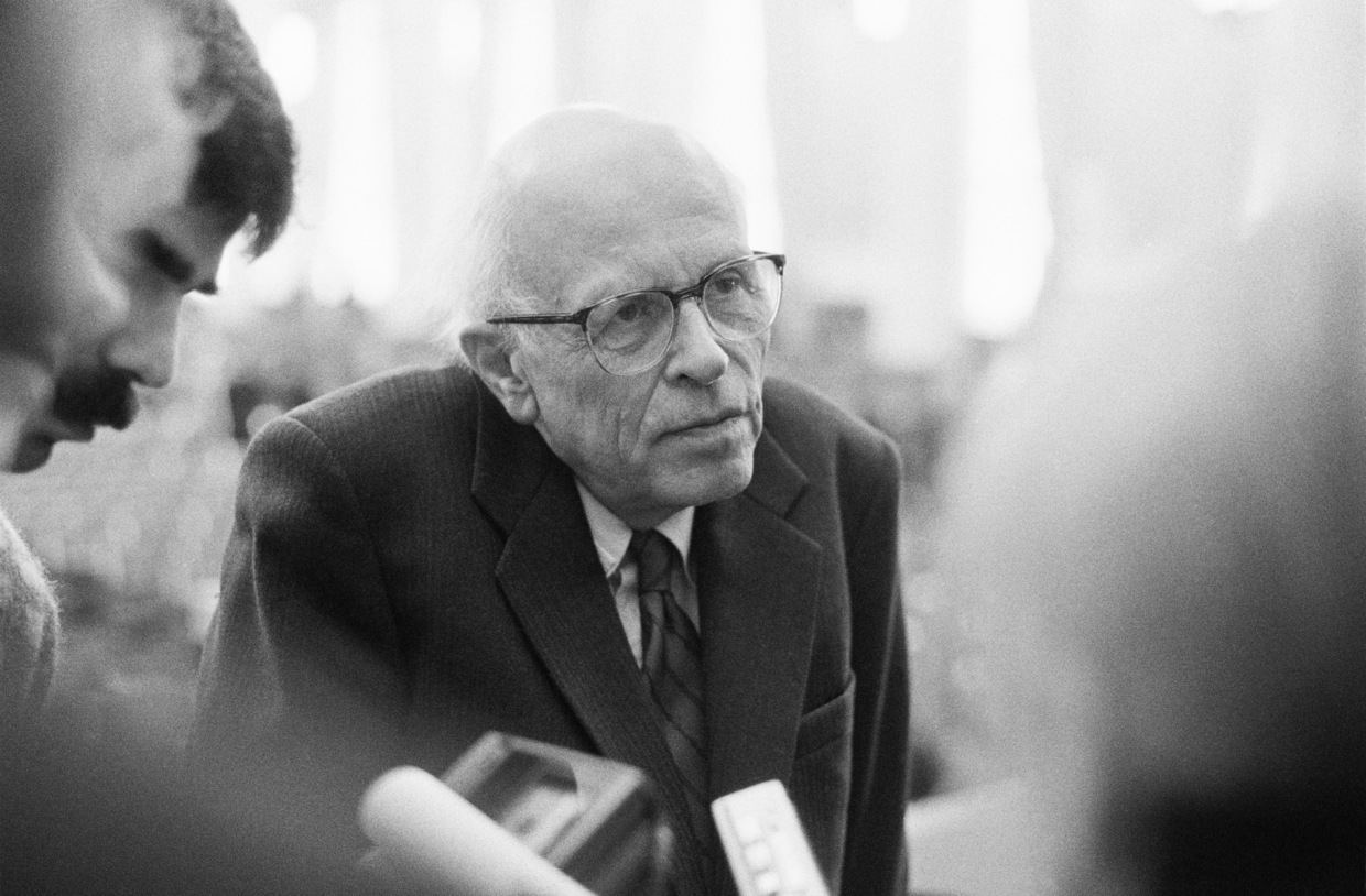 Нам навязывают что мы отсталые. Лазеры, космические полеты, хирургия, ядерная энергия и секреты цивилизации майя: Как российские ученые изменили мир.