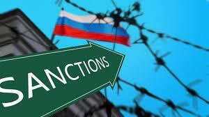 Действуют ли санкции США против России? Два эксперта спорят о том, почему российская экономика оказалась относительно устойчивой.