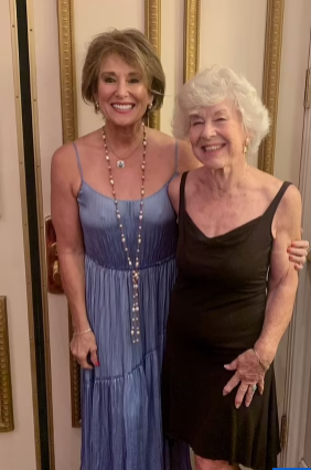 Бабушка 5-ти внуков стала бодибилдером в 65 лет, заменив тренировки вином и тайской едой