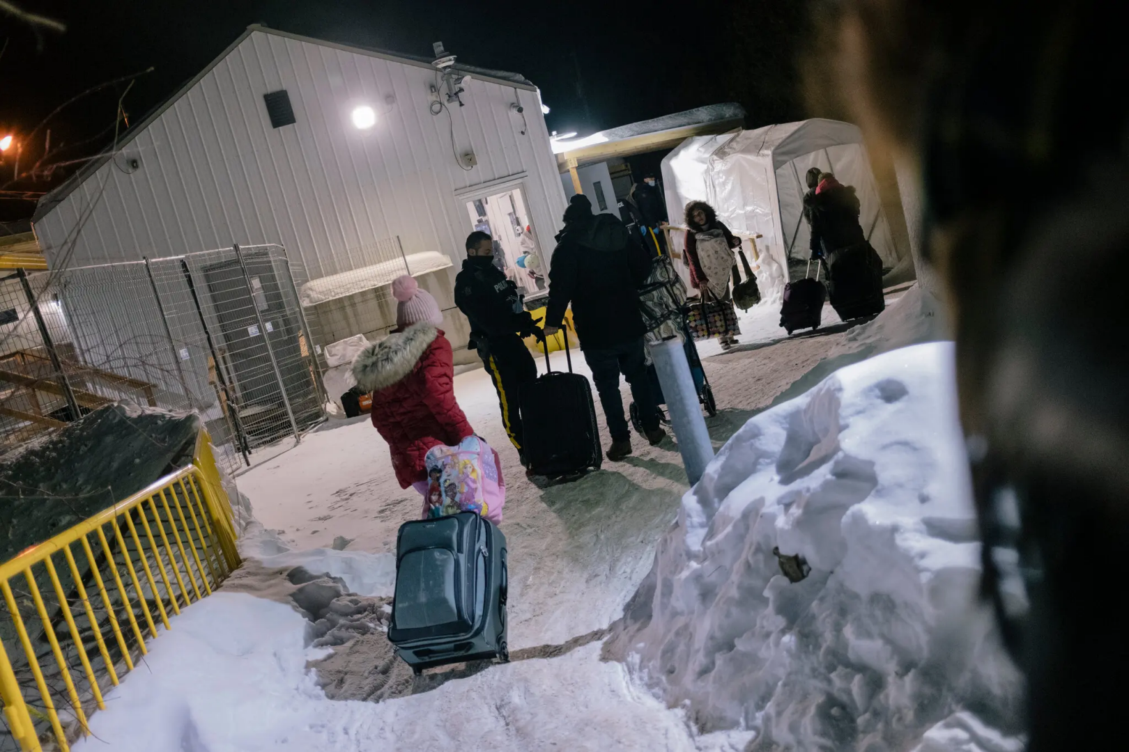 Техас перевозил мигрантов на север. Затем то же самое сделал Нью-Йорк.