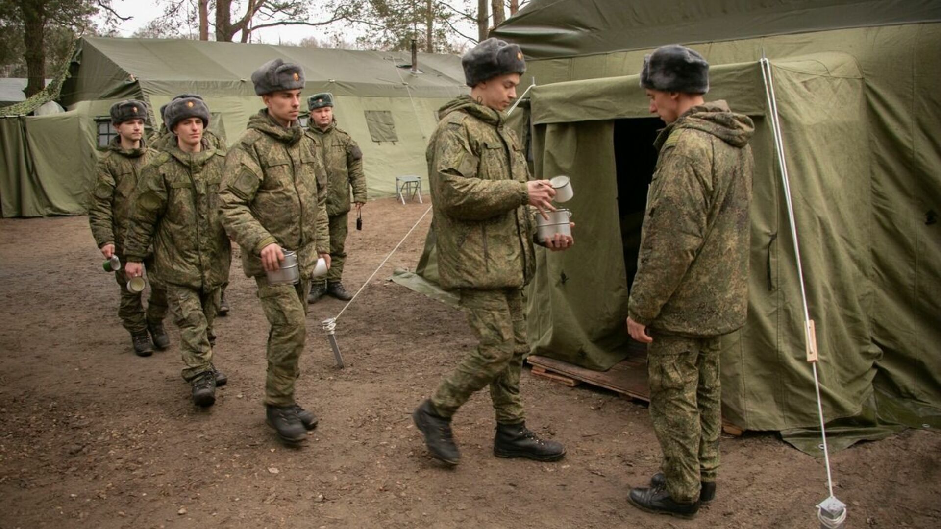 Подразделения военнослужащих. Армия учения молодые. Военнослужащий вс РФ арт. Солдат армии России 2021. Совещание вс РФ.