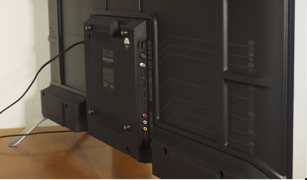 Обзор первого "умного" телевизора от Яндекса с Алисой