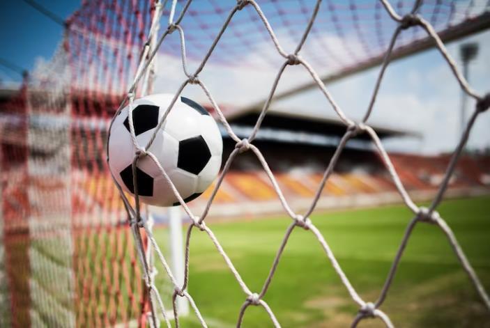 "Манчестер Юнайтед" сыграл вничью с "Лидсом" и упустил шанс догнать "Сити"