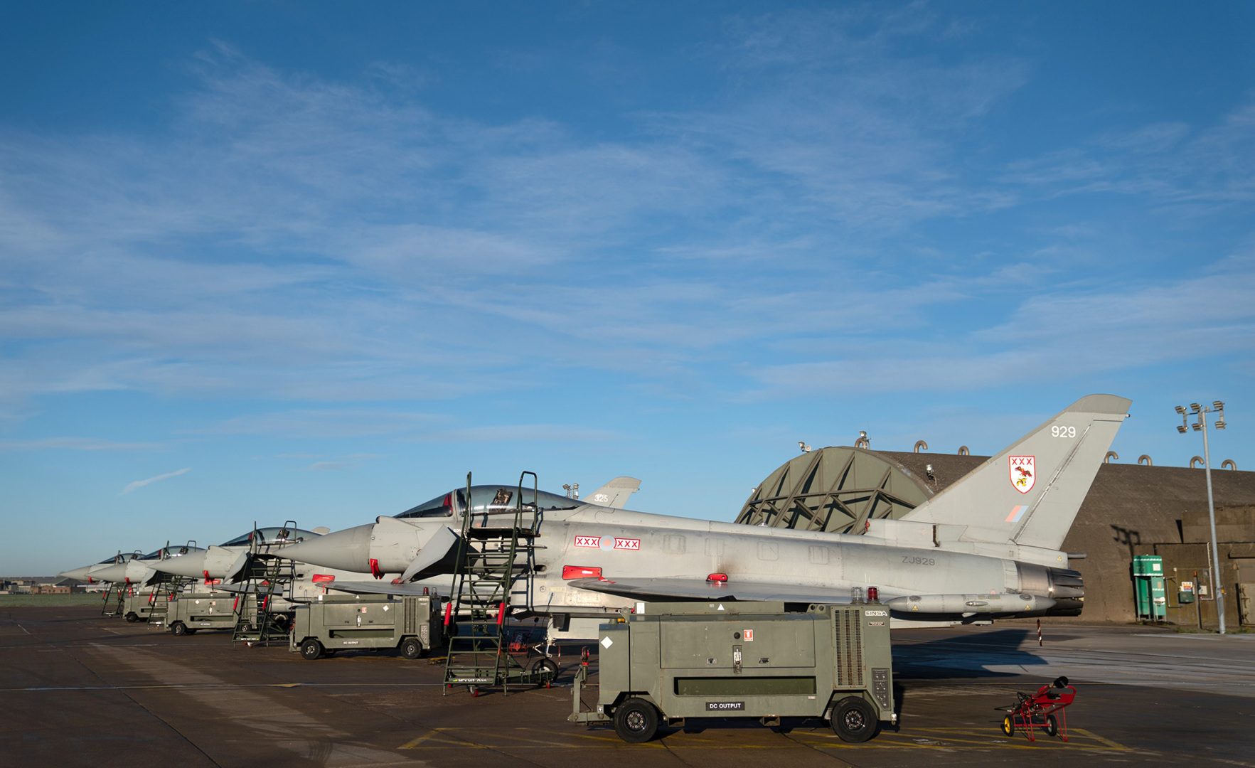 Кремль говорит, что возможная переброска британских истребителей в Украину приведет к эскалации и продлению конфликта.