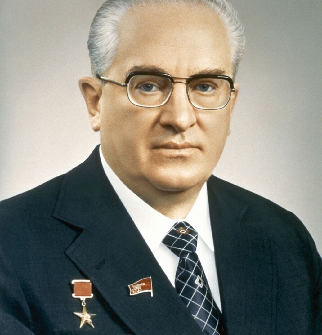 Развал СССР начался ни с Горбачевым, ни с Ельциным, а с кем же тогда?