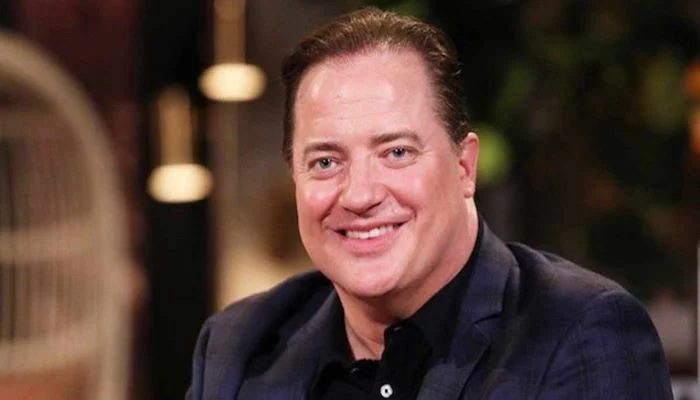 Брендан Фрейзер говорит, что обнаженная сцена в фильме "Школьные узы" была "страшной