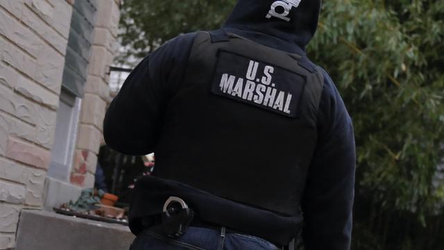 14-летняя девочка, объявленная пропавшей более года назад, найдена спрятанной в шкафу дома в Мичигане