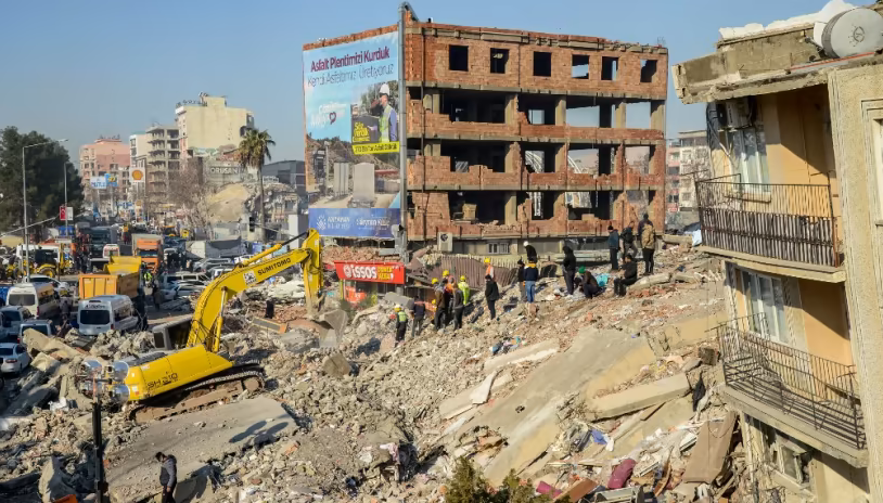 Землетрясение в Турции вызывает вопросы по строительным стандартам