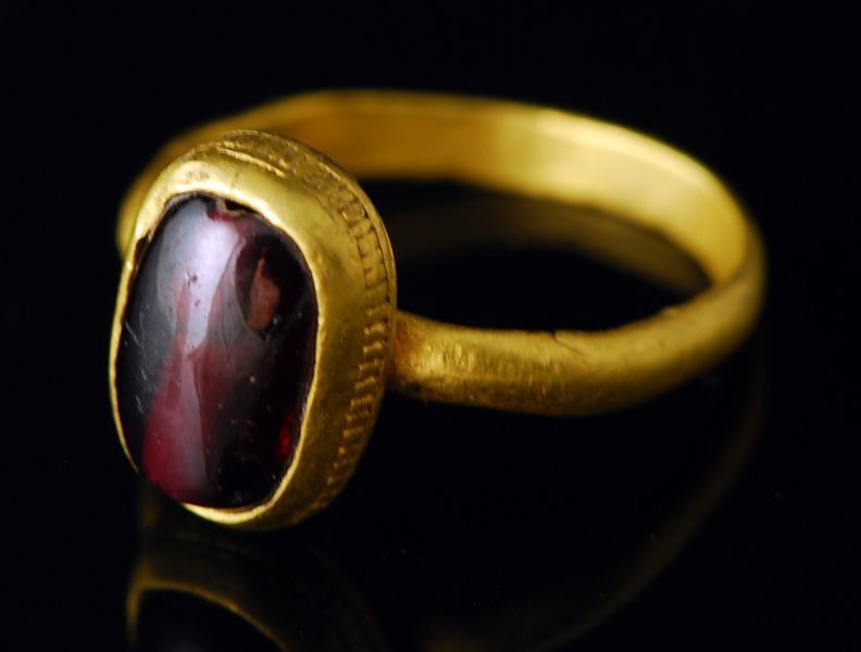 Кольцо ритуалы. Byzantine Medieval Gold Ring. Старинные кольца. Старинные кольца с камнями. Древние перстни.