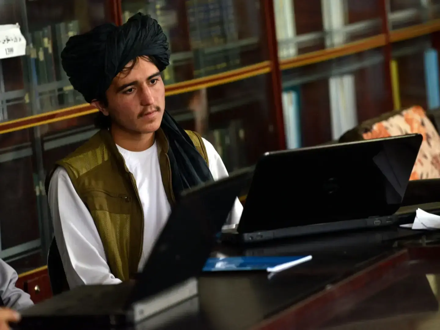 Некоторые бойцы "Талибана" устали от работы с 9 до 5.