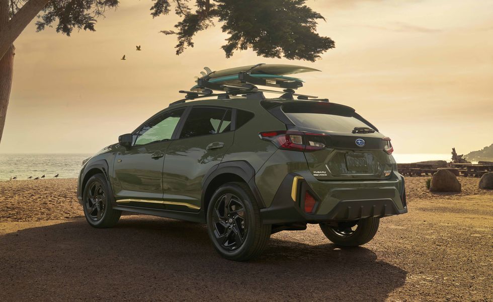 Subaru Crosstrek 2024 лишится механической коробки передач и получит новые функции