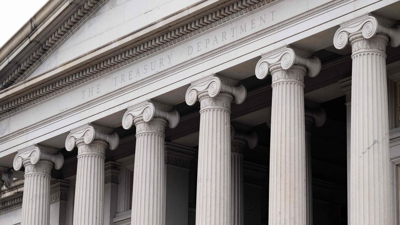 США и Великобритания ввели санкции против российской банды киберпреступников, обвиняемой в заражении миллионов компьютеров по всему миру.