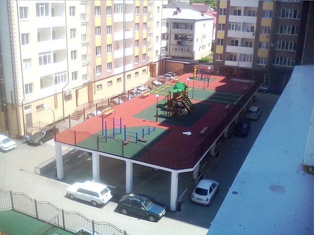 А у вас есть место припарковать машину?