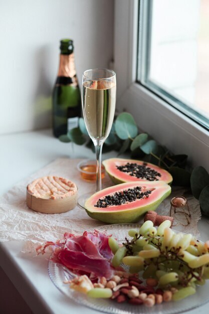 6 романтических идей, которые сделают ваше свидание дома особенным в День святого Валентина 2023