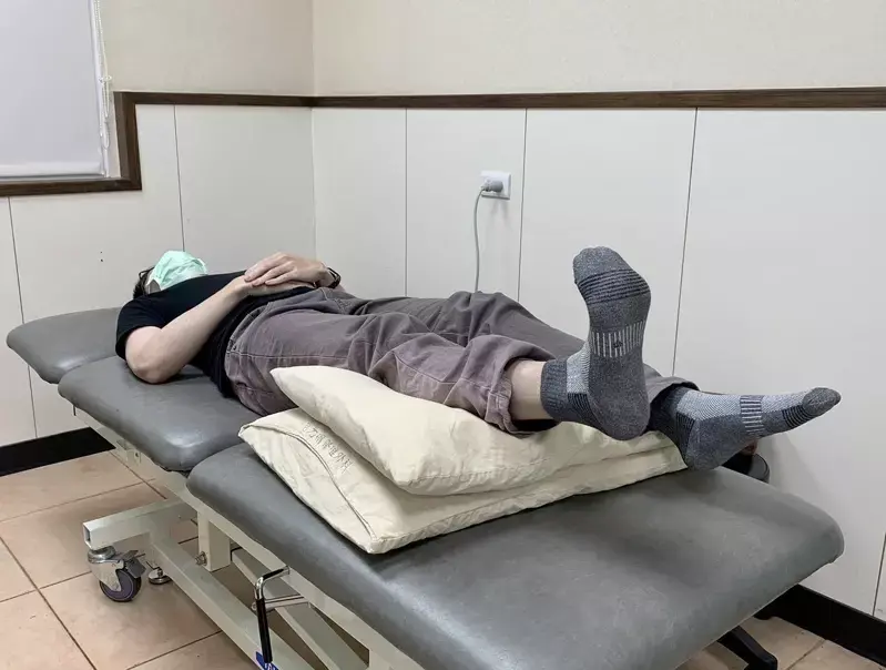 У пожилых людей плохое кровообращение в холодную погоду, а их ноги немеют и покалывают. Что делать?